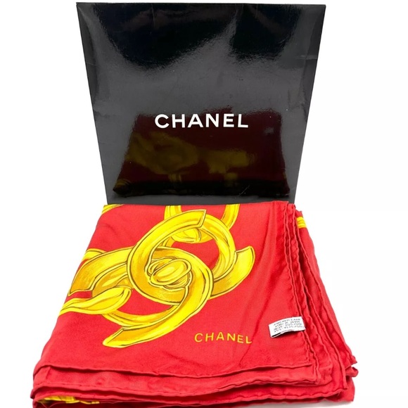 CHANEL Silk Scarf Chain Turnlock Red & Gold, CHANEL scarf box - Picture 3 of 7